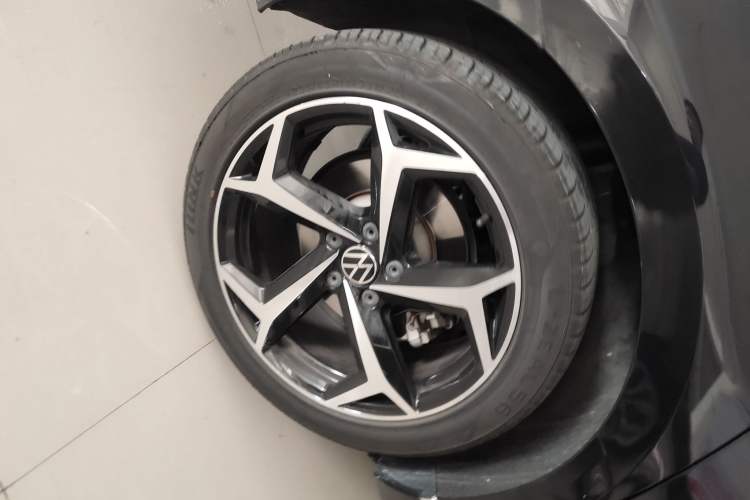 Used Volkswagen Magotan 2020 330TSI DSG Leading Model Right Rear Wheel Hub