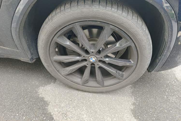 Used BMW X3 2023 xDrive30i Leading Model M Night Edition Package Right Front Wheel Hub