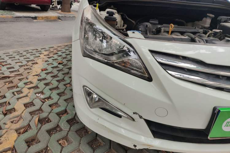 Used Hyundai Verna (older generation) 2014 1.4L Manual Smart GLS Trim