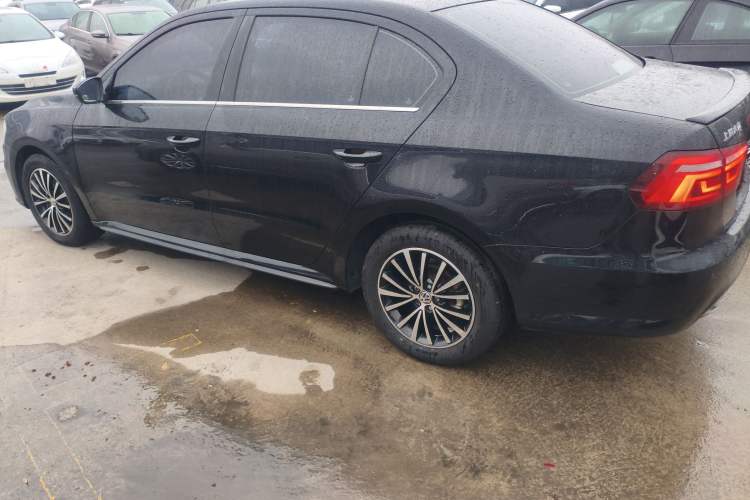 Used Volkswagen Lavida 2014 1.4TSI DSG Sport Edition
