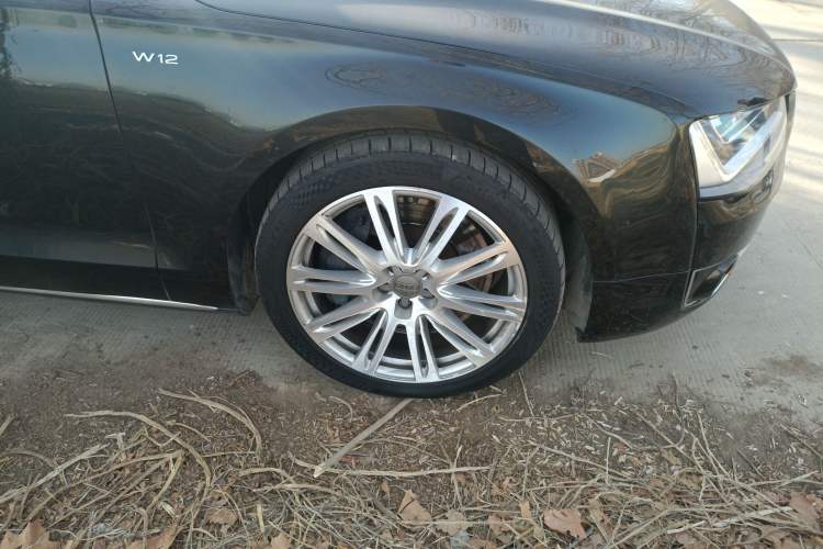 Used Audi A8 2011 A8L W12 6.3 FSI quattro Right Front Wheel Hub