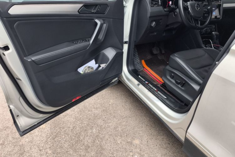 Used Volkswagen Tiguan L 2021 280TSI Automatic Two-Wheel Drive Smart Edition
