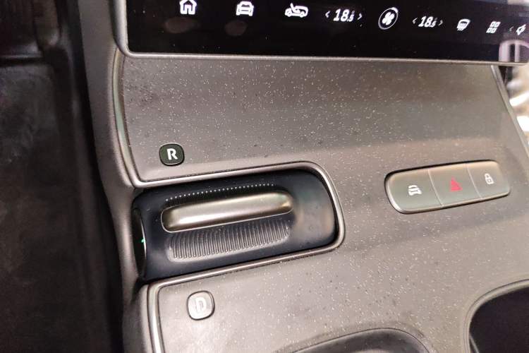 Used Nio ET5T 2024 75kWh Touring Gear Lever