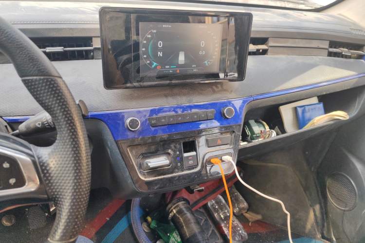 Used Dongfeng Yufeng EM27 2024 EM27L Eves Power 41.86 kWh Audio And AC Panel