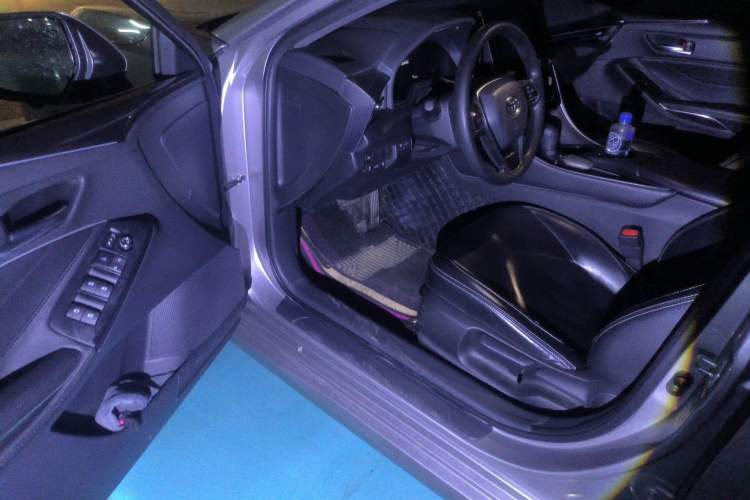 Used Toyota Avalon 2022 2.0L Ambition Edition Driver Seat