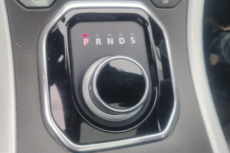 Used Land Rover Range Evoque 2012 2.0T 5-Door Ignite Edition Gear Lever