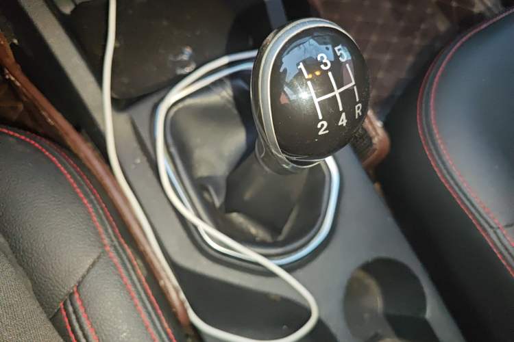 Used FAW Senya R7 2017 1.6L Manual Luxury Model Gear Lever