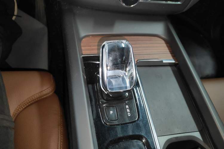 Used Volvo XC60 New Energy 2022 T8 Plug-in Hybrid All-Wheel Drive Smart Luxury Edition Gear Lever