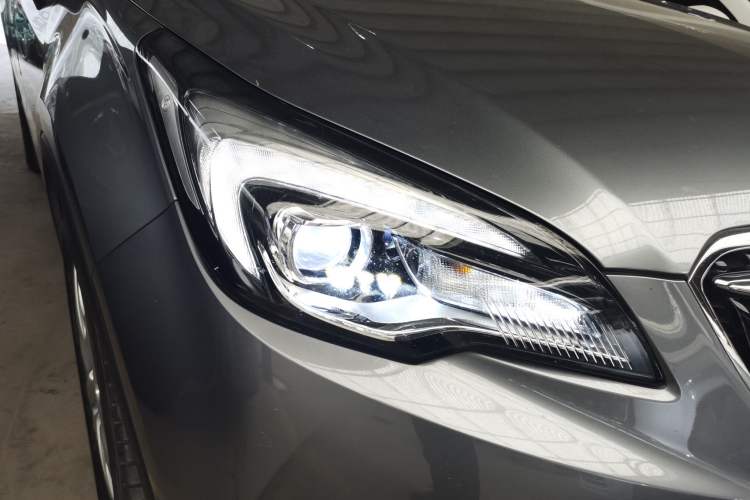 Used Buick Envision 2019 28T 4x4 Luxury Model China VI Standard Right Front Headlight