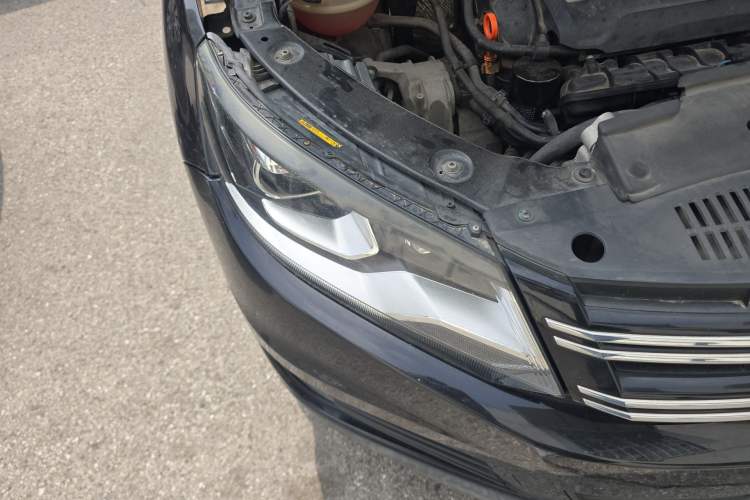 Used Volkswagen Tiguan 2013 1.8TSI Automatic Two-Wheel Drive Trend Edition Right Front Headlight