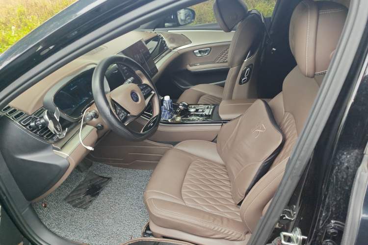 Used BYD Han 2024 EV Glory Edition 605KM Front-Wheel-Drive Premium Model
