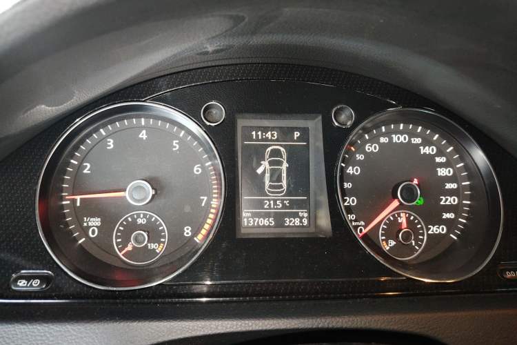 Used Volkswagen Magotan 2013 2.0 TSI Luxury Model