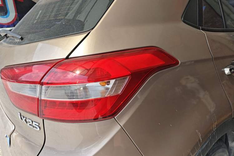 Used Hyundai ix25 2015 2.0L Automatic Two-Wheel Drive Intelligent GLS
