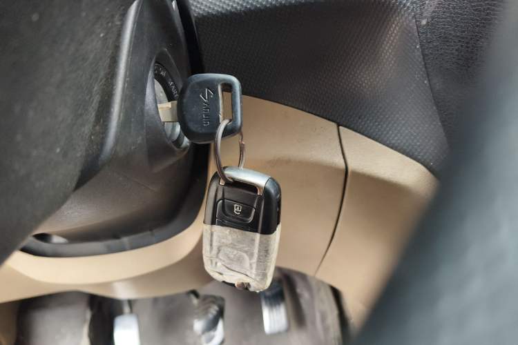 Used Wuling Hongguang 2014 1.2L S Comfort Model China IV