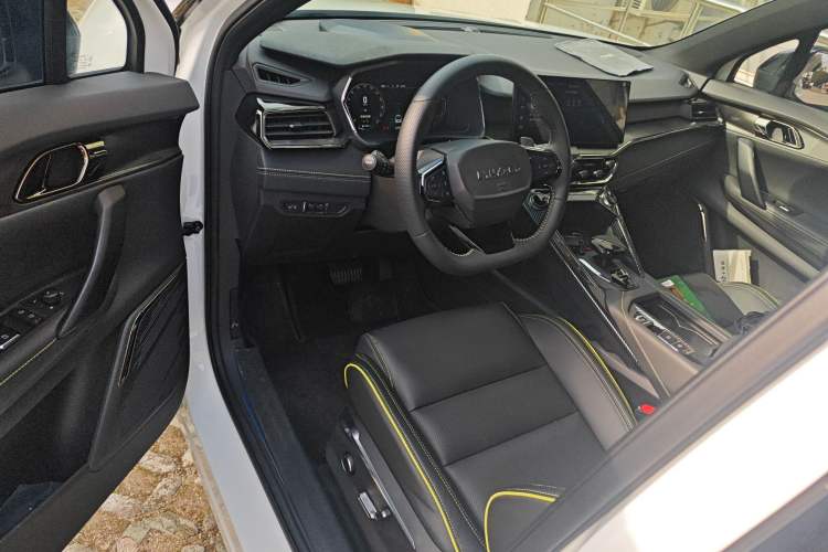 Used Lynk & Co 06 2023 Remix 1.5T Dynamic Halo