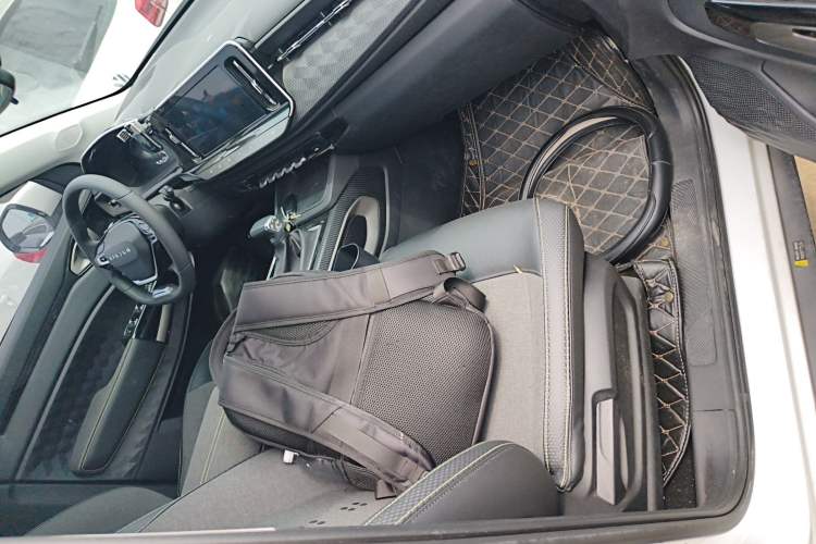 Used Baojun RM-5 2019 1.5T CVT Elite Version with 24-Hour Online Service 5 Seats Right Front Seat