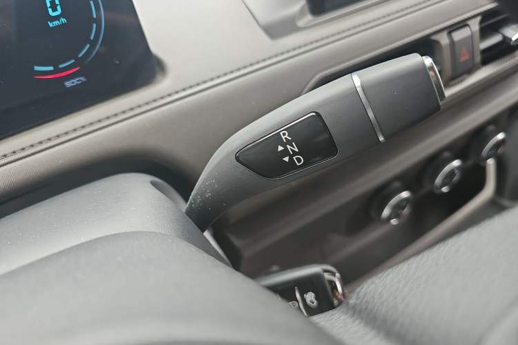 Used JMC E Fushun 2025 Model, Blind Window Version, 41.86 kWh, Short Axle, Low-roof, 3.0 tons