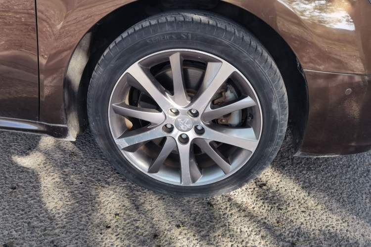 Used Peugeot 508 2015 1.8THP Automatic Flagship Edition Right Front Wheel Hub