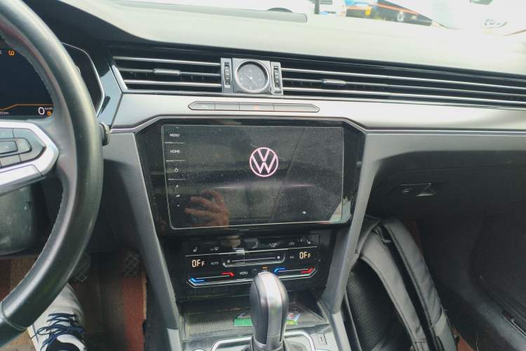 Used Volkswagen Magotan 2020 330TSI DSG Luxury Edition Audio And AC Panel