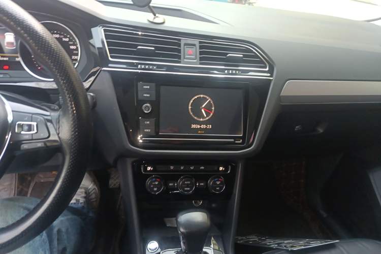 Used Volkswagen Tiguan L 2018 330TSI Automatic Two-Wheel Drive Luxury Edition Audio And AC Panel