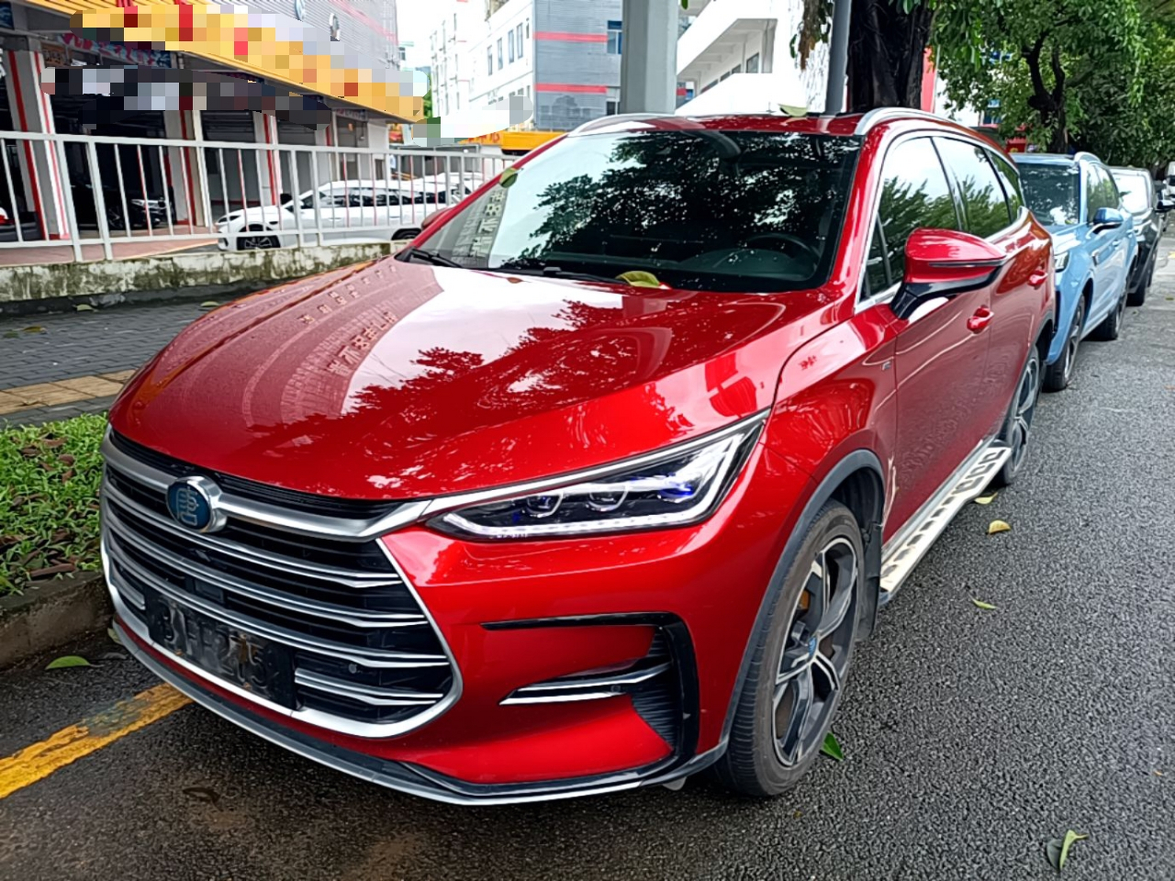 Под передней частью автомобиля