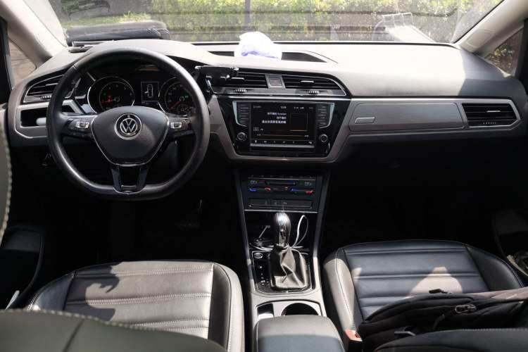 Used Volkswagen Touran 2021 Volkswagen Touran L 280TSI DSG Boundary Edition 7-Seater
