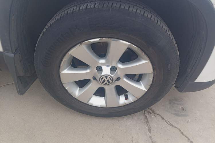 Used Volkswagen Tiguan 2012 1.8TSI Automatic Two-Wheel Drive Trend Edition Right Front Wheel Hub