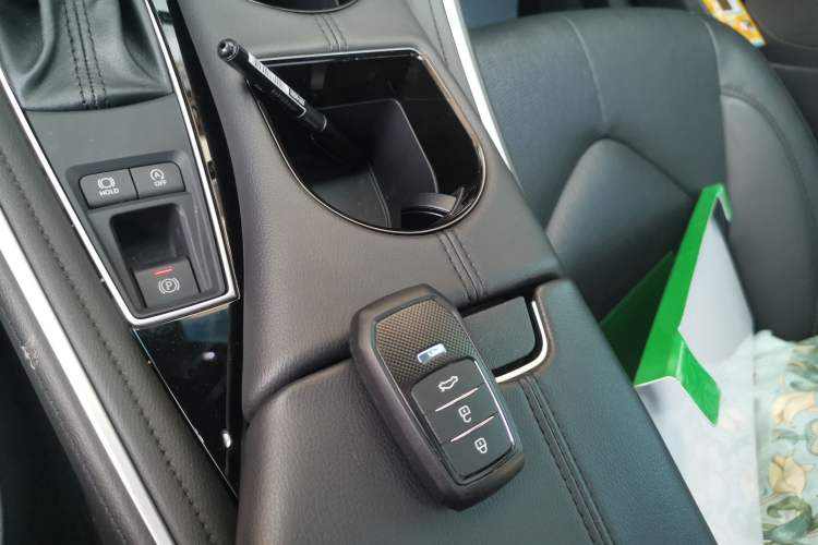 Used Toyota Avalon 2023 2.0L Premium Edition