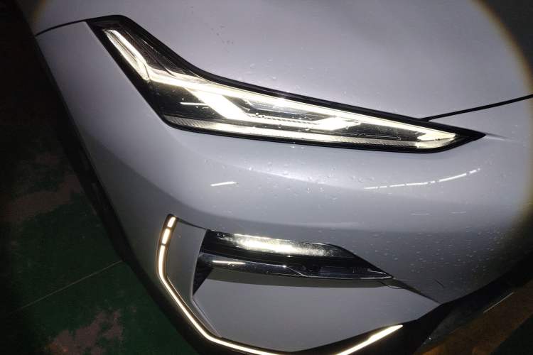 Used Geely Galaxy E8 2024 665 km Range Rear-Drive Starship Long-Range Version