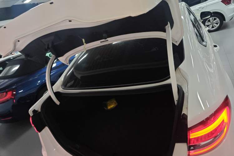 Used Ford Mondeo 2020 EcoBoost 180 Stylish Model Trunk