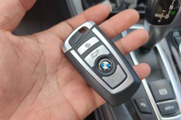 Used BMW 5 Series 2011 523Li Luxury Model