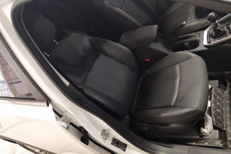 Used Wuling Alvez 2022 1.5L Manual Comfort Version