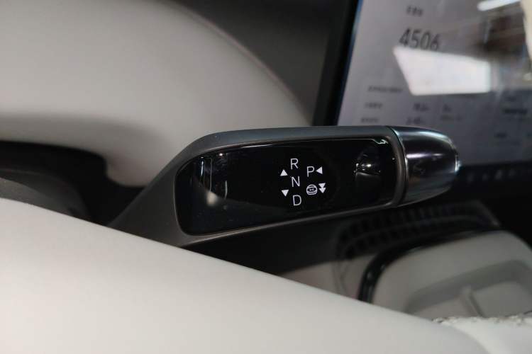 Used XPeng G7 2025 Model—702 Ultra Long Range Gear Lever
