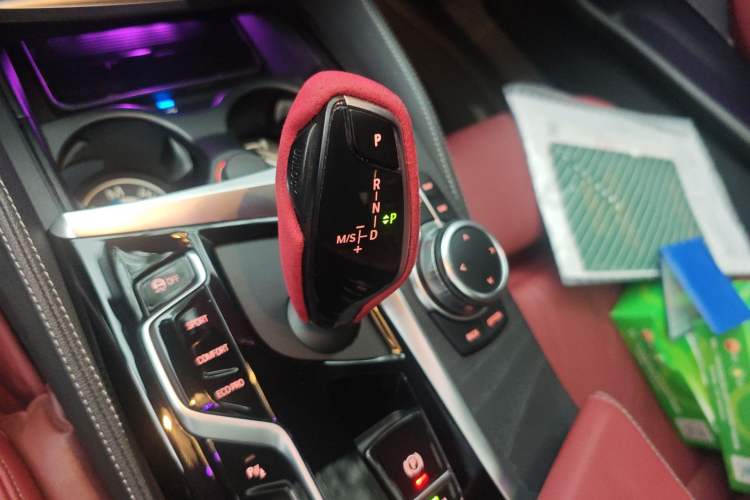 Used BMW 5 Series 2022 Second Facelift 530Li Luxury Version M Sport Package Gear Lever