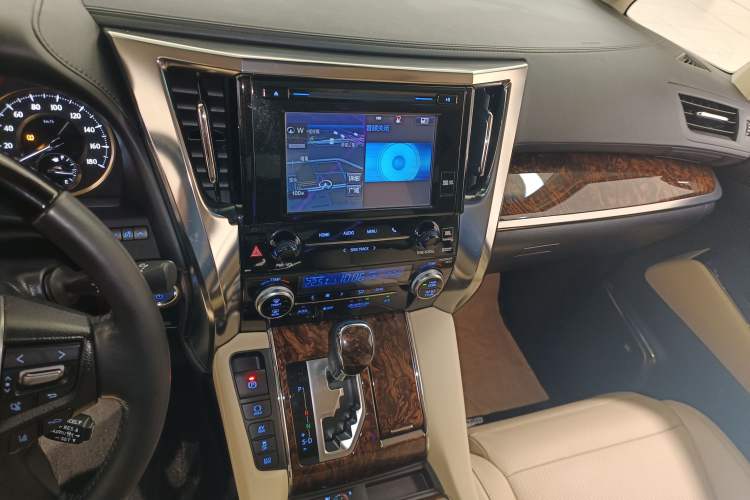 Used Toyota Alphard 2019 Dual-Engine 2.5L Luxury Edition
