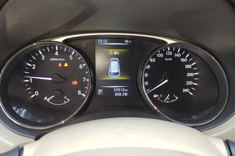 Used Nissan X-Trail 2015 2.0L CVT Comfort MAX Edition 2WD