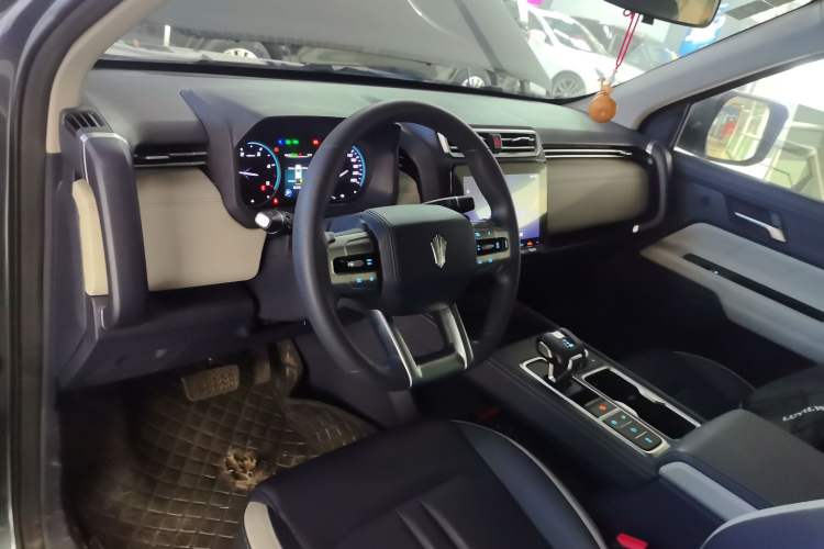 Used JMC DaDao 2023 All-Win 2.3T Diesel Automatic 4x4 Long-Wheelbase Comfort Edition
