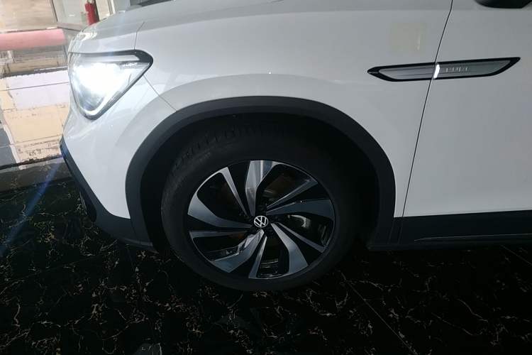 Used Volkswagen ID.6 CROZZ 2024 PURE model
