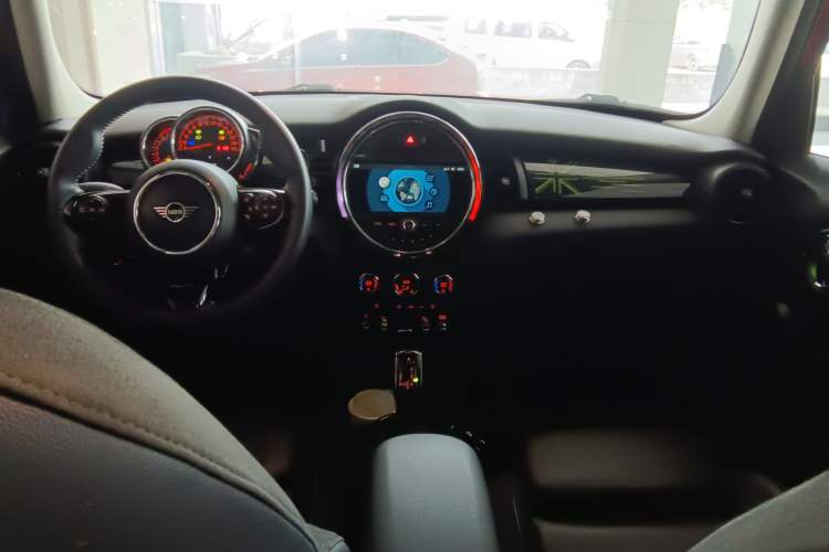Used MINI MINI 2019 1.5T COOPER Artist Five-Door Edition
