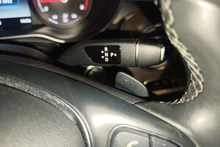 Used Mercedes-Benz GLC 2016 GLC 300 4MATIC Dynamic Model Gear Lever