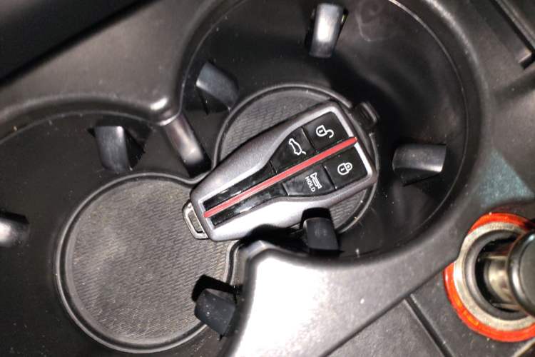 Used Hongqi HS5 2022 2.0T Smart Connect Flagship Enjoyment Purchase Edition Vehicle Key