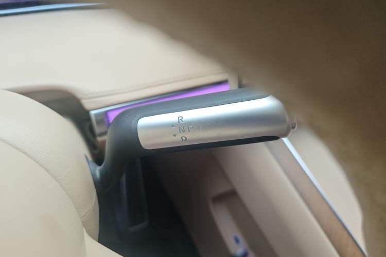 Used Hima Stelato S9 2024 All-Electric Ultra Four-Wheel-Drive Flagship Edition Gear Lever