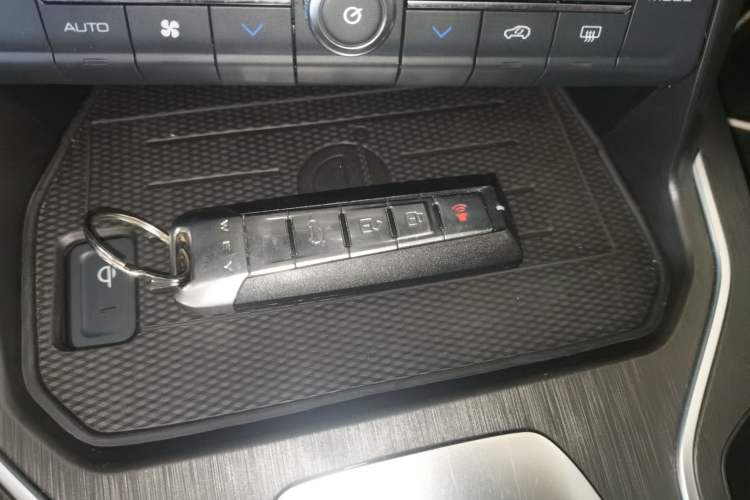 Used Wey VV6 2020 2.0T Two-Wheel Drive Smart Enjoyment+
