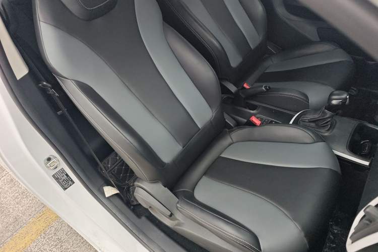 Used Roewe Clever 2022 311km QiQi BoBo Edition Right Front Seat