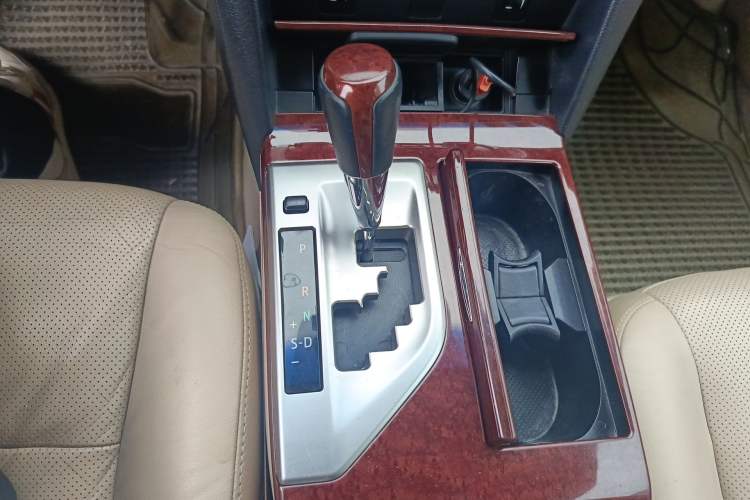 Used Toyota Camry 2012 2.5G Luxury Edition Gear Lever