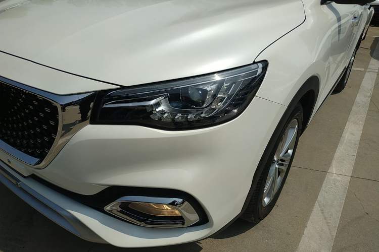 Used MG HS 2018 30T Automatic Two-Wheel Drive Trophy Edition—High-Octane V-Model Left Front Headlight