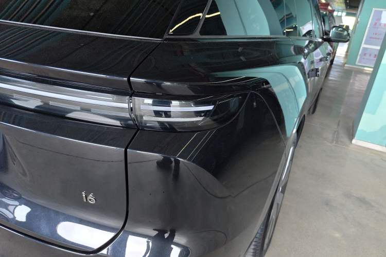 Used Li Auto i6 2025 Model Two-Wheel-Drive Standard Type
