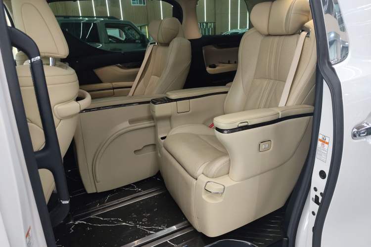 Used Toyota Alphard 2020 Dual-Engine 2.5L Prestige Edition
