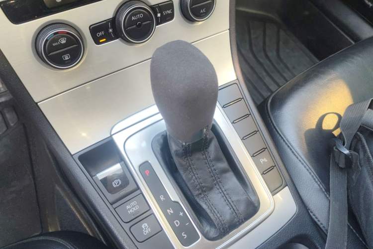 Used Volkswagen Magotan 2015 1.8TSI Luxury Model Gear Lever