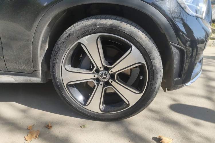 Used Mercedes-Benz GLC 2022 GLC 300 L 4MATIC Dynamic Edition Prestige Model Right Front Wheel Hub